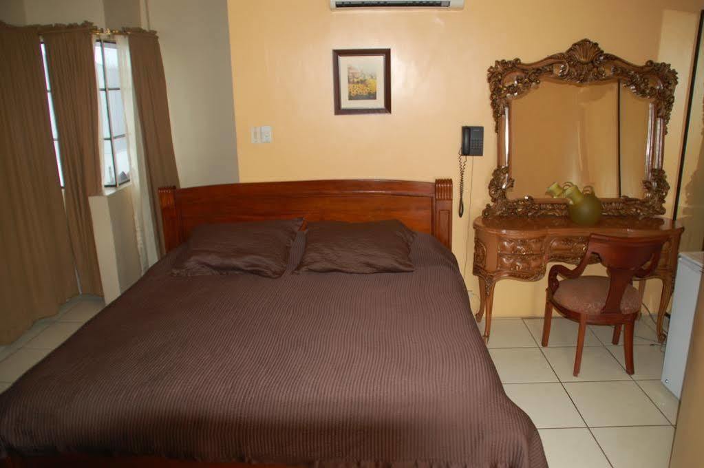 Hotel Ciudad Latin Palace Гуаякуил Екстериор снимка